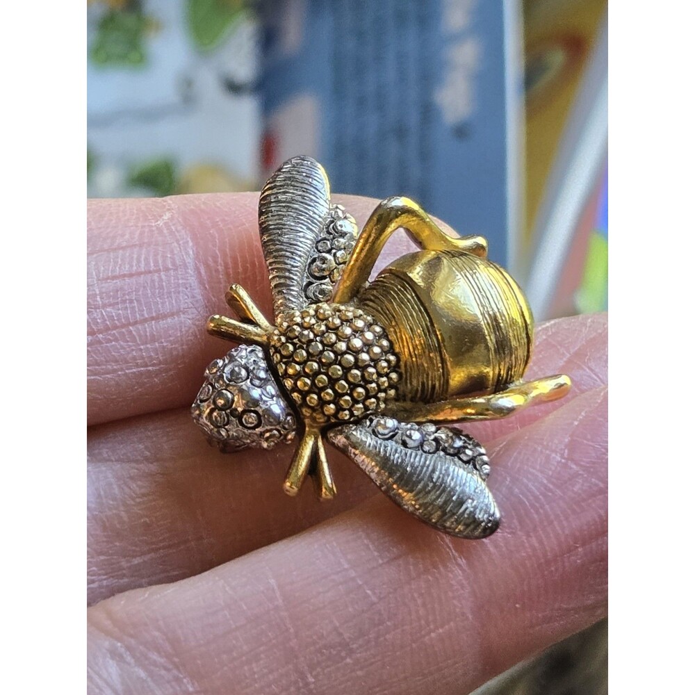 Vintage Liz Claiborne Bee Insect Brooch Goldtone Silvertone